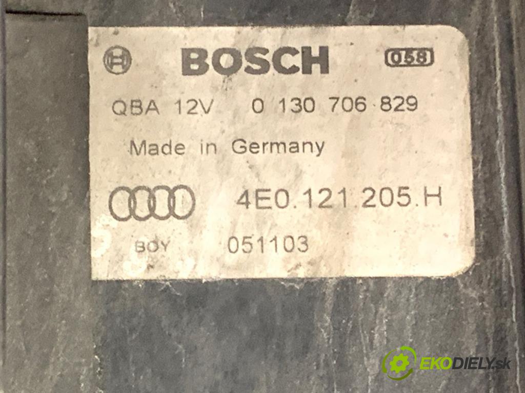 AUDI A8 D3 sedan 2005 191 kW 3.2 FSI 3123 Držiak predný 4E0805594G (Výstuha predná)