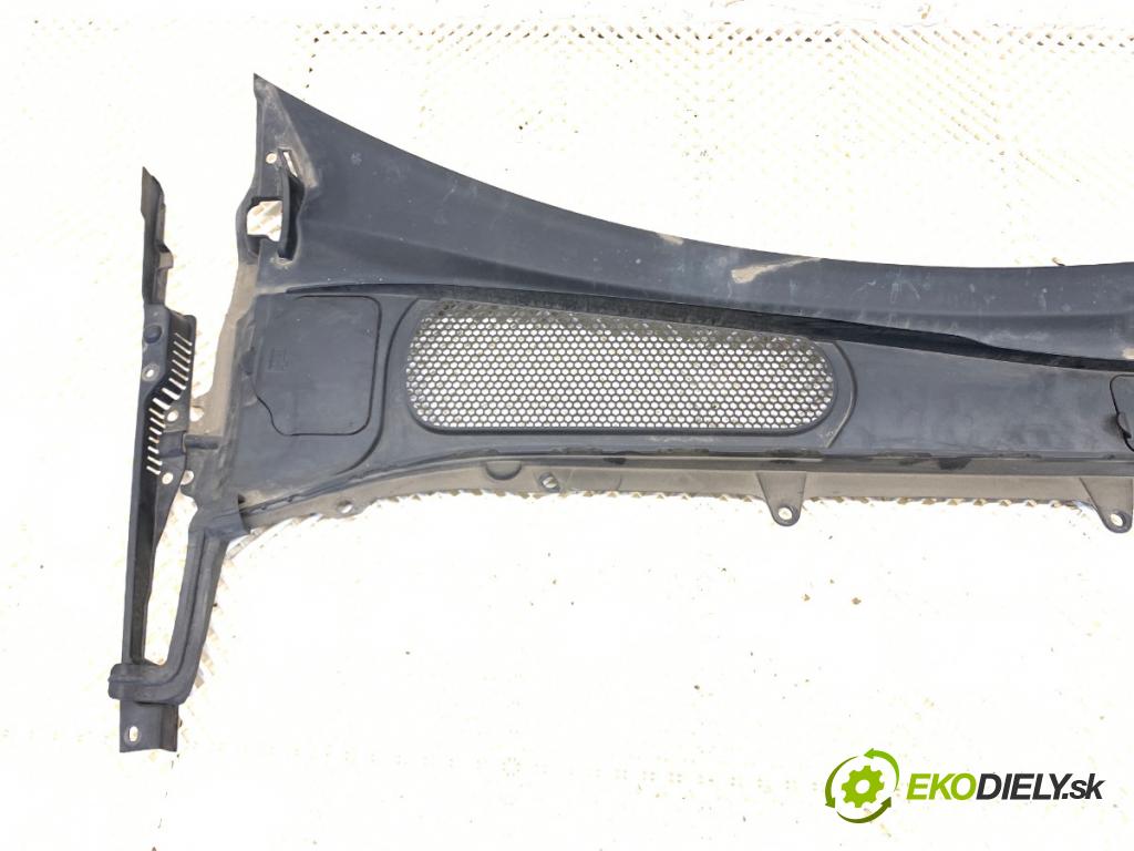 VOLVO S60 III sedan 2020 140 kW T4 1969 Torpédo, plast pod čelné okno 31479548 (Torpédo (plast pod čelným sklom))