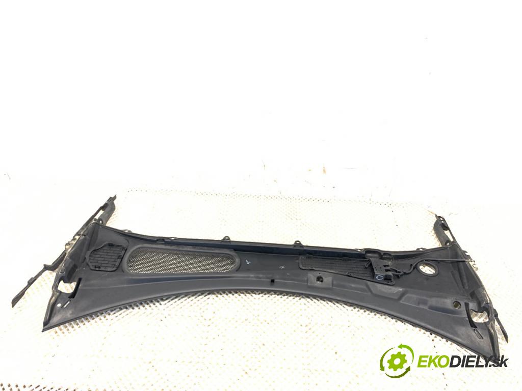 VOLVO S60 III sedan 2020 140 kW T4 1969 Torpédo, plast pod čelné okno 31479548 (Torpédo (plast pod čelným sklom))