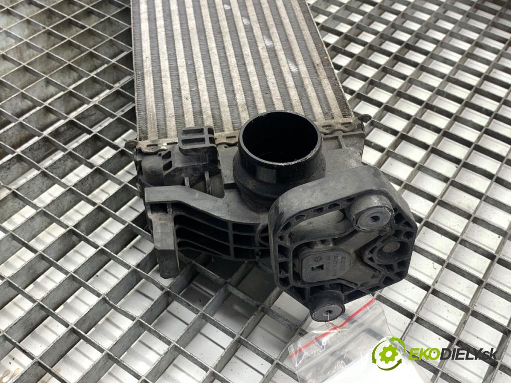 VOLVO S60 III sedan 2020 140 kW T4 1969 intercooler 31338306 (Intercooler (chladič stlačeného vzduchu))