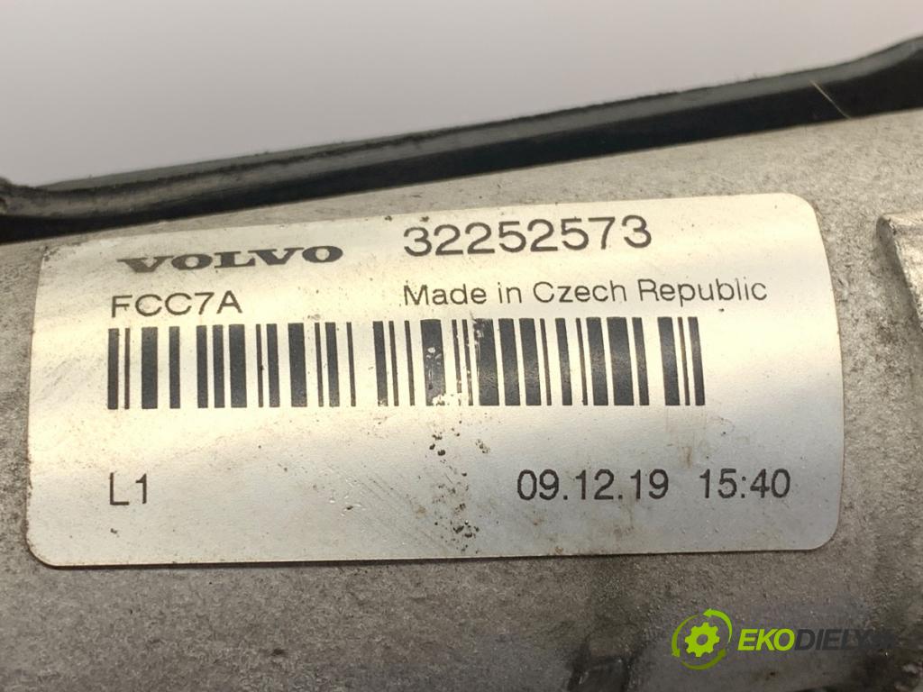 VOLVO S60 III sedan 2020 140 kW T4 1969 chladič klimatizace 32252573 (Chladič klimatizace)