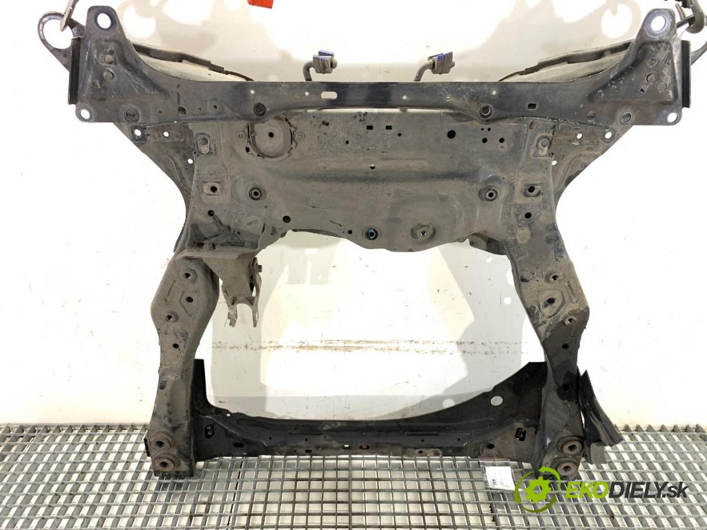 VOLVO S60 III sedan 2020 140 kW T4 1969 výztuha pod motor 31401328 (Přední výztuha)