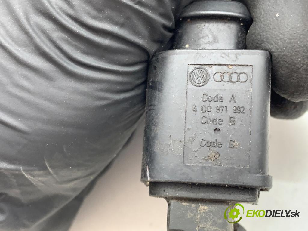 AUDI A8 D3 sedan 2005 191 kW 3.2 FSI 3123 vstřikovač 06E906036C (Vstřikovač paliva)