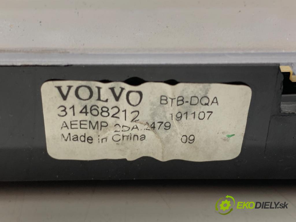 VOLVO S60 III sedan 2020 140 kW T4 1969 světlo brzdových světel 31468212