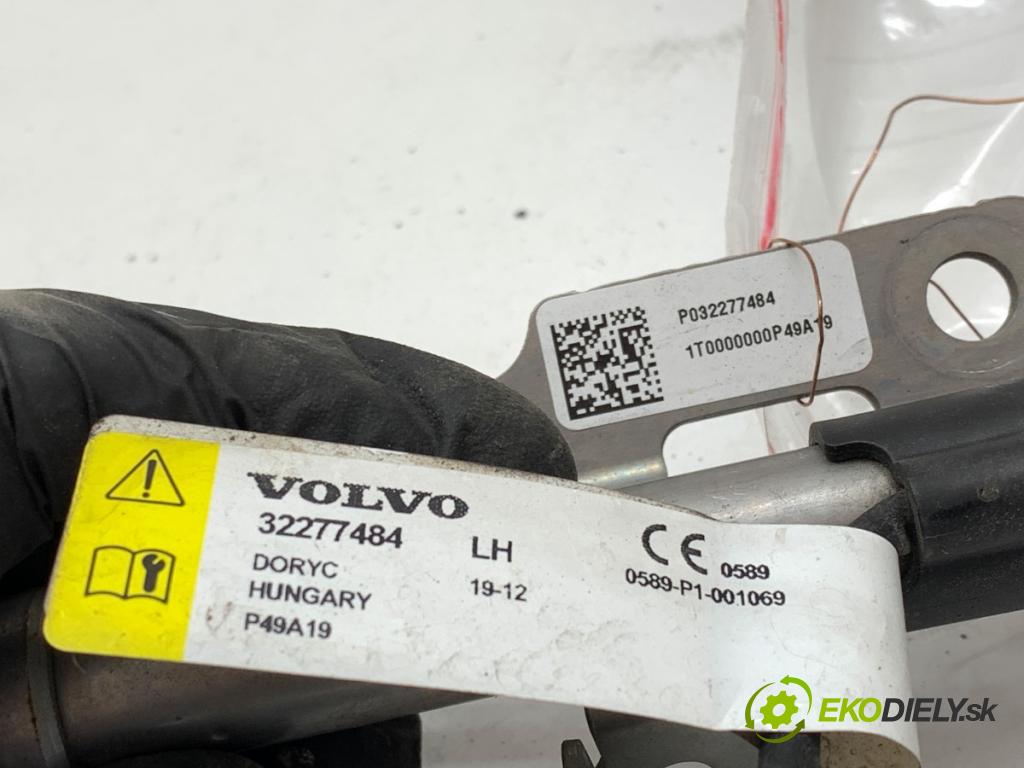 VOLVO S60 III sedan 2020 140 kW T4 1969 KAZETA: PIROTECHNICKÉ: kapoty ľavy 32277484