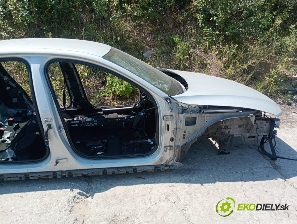 VOLVO S60 III sedan 2020 140 kW T4 1969 KAROSERIA ČTVRŤÁK blatník práh střecha PODŁUŻNICA