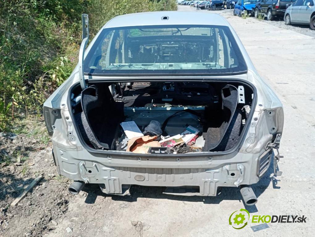 VOLVO S60 III sedan 2020 140 kW T4 1969 KAROSERIA ČTVRŤÁK blatník práh střecha PODŁUŻNICA