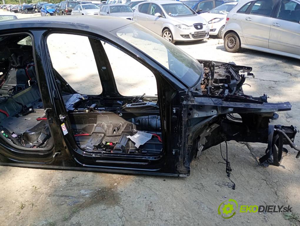 AUDI Q5 FY SUV 2021 195 kW 45 TFSI Mild Hybrid quattro 1984 karoséria ČTVRŤÁK: Blatník prah strecha PODŁUŻNICA