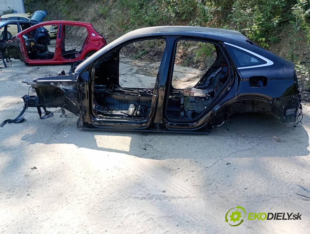AUDI Q5 FY SUV 2021 195 kW 45 TFSI Mild Hybrid quattro 1984 karoséria ČTVRŤÁK: Blatník prah strecha PODŁUŻNICA