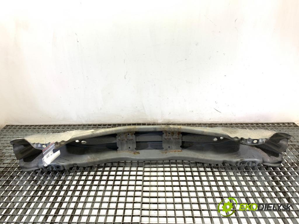 VOLVO V40 liftback 2013 84 kW D2 1560 Výstuha nárazníka zad  (Výstuha zadná)