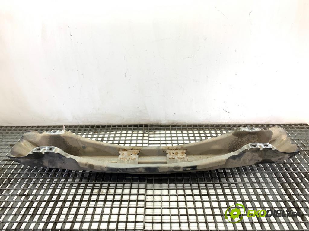 VOLVO V40 liftback 2013 84 kW D2 1560 Výstuha nárazníka zad  (Výstuha zadná)
