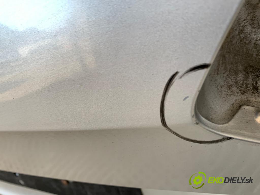 VW GOLF VII Kombi 2016 81 kW 1.6 TDI 1598 kapota zad LA7W