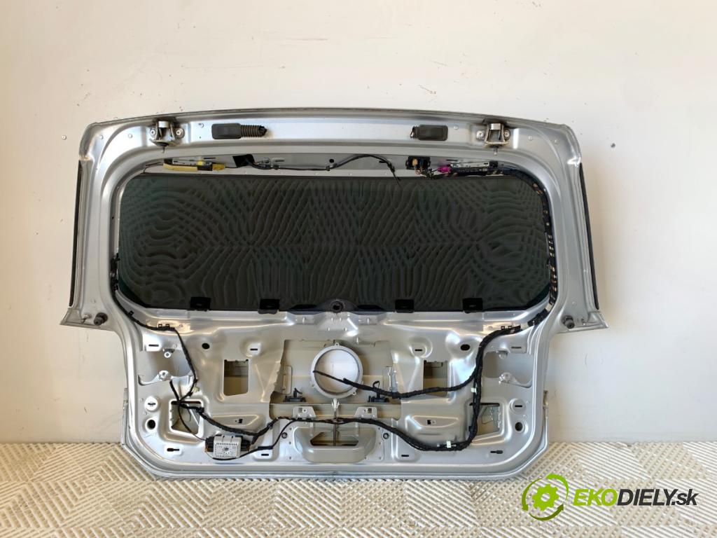 VW GOLF VII Kombi 2016 81 kW 1.6 TDI 1598 kapota zad LA7W