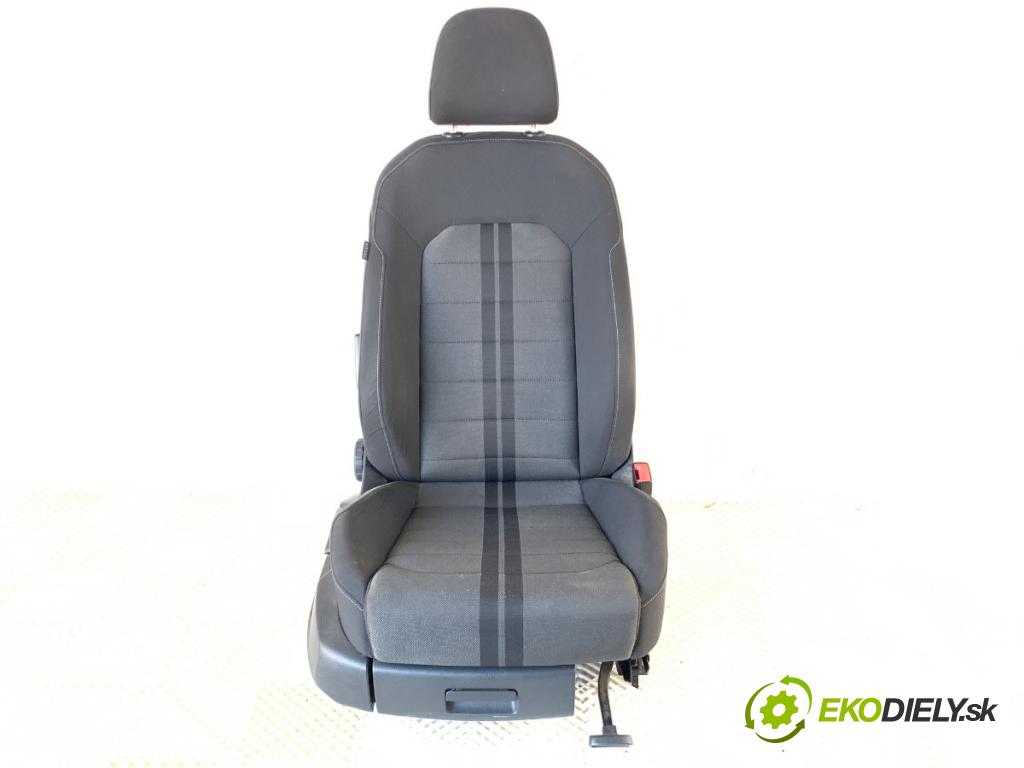 VW GOLF VII Kombi 2016 81 kW 1.6 TDI 1598 Sedadlo pravy predný 