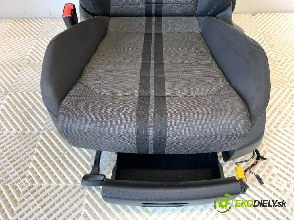 VW GOLF VII Kombi 2016 81 kW 1.6 TDI 1598 Sedadlo ľavy predný
