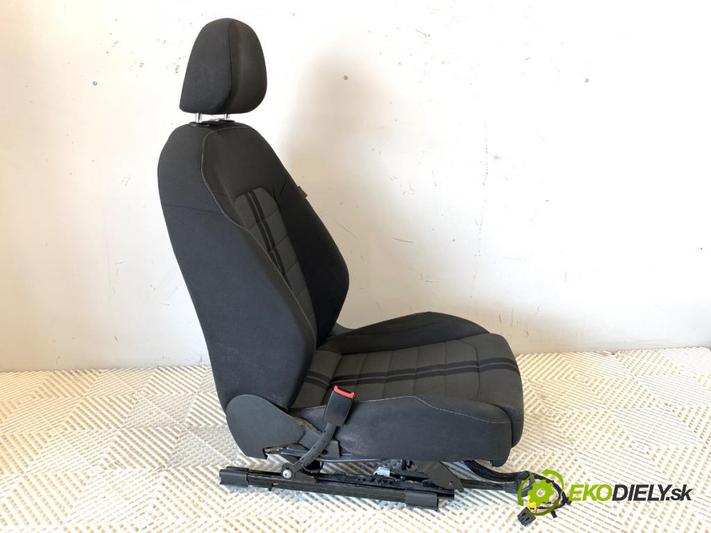 VW GOLF VII Kombi 2016 81 kW 1.6 TDI 1598 Sedadlo ľavy predný