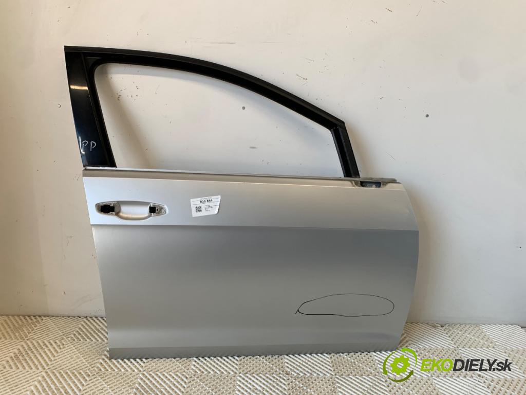 VW GOLF VII Kombi 2016 81 kW 1.6 TDI 1598 dveře pravý přední část LA7W