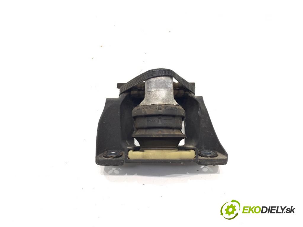 VOLVO V60 II Kombi 2019 140 kW D4 1969 AirBag Motor ľavy 326F22