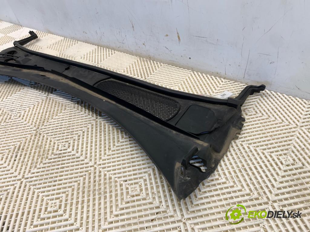 VOLVO V60 II Kombi 2019 140 kW D4 1969 Torpédo, plast pod čelné okno 31479548 (Torpédo (plast pod čelným sklom))