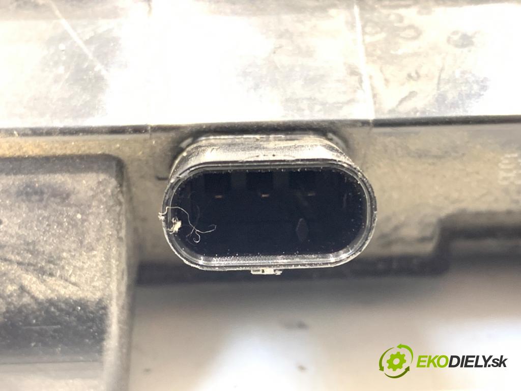 VOLVO V60 II Kombi 2019 140 kW D4 1969 Kľučka dverí zad 31675542