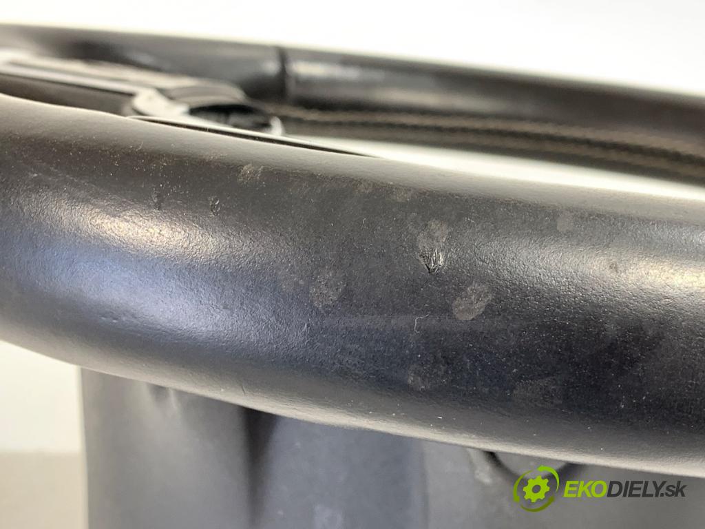 VOLVO V60 II Kombi 2019 140 kW D4 1969 volant 32227374 (Volant)