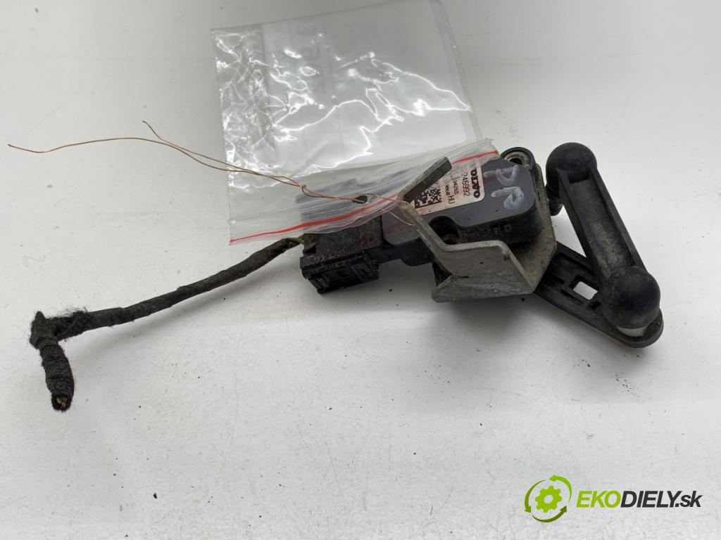 VOLVO V60 II Kombi 2019 140 kW D4 1969 Snímač XENON pravy zad 31406563