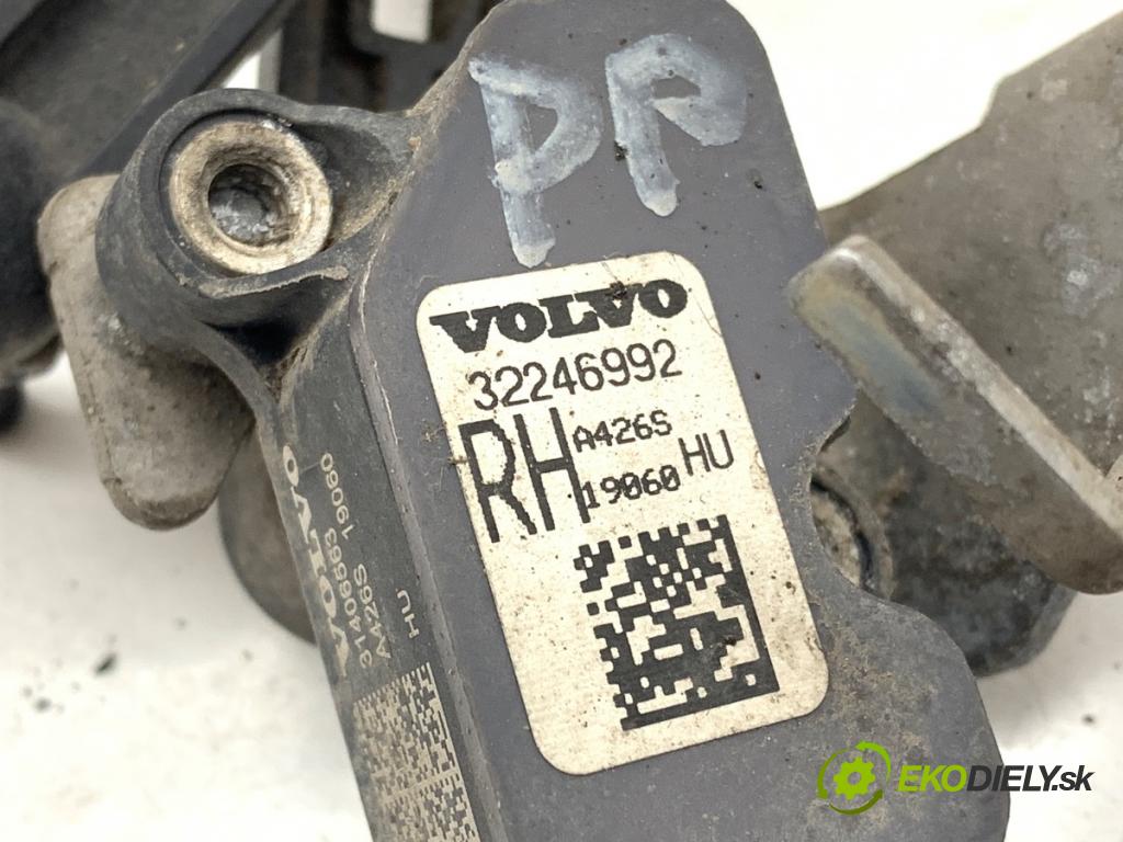 VOLVO V60 II Kombi 2019 140 kW D4 1969 Snímač XENON pravy zad 31406563