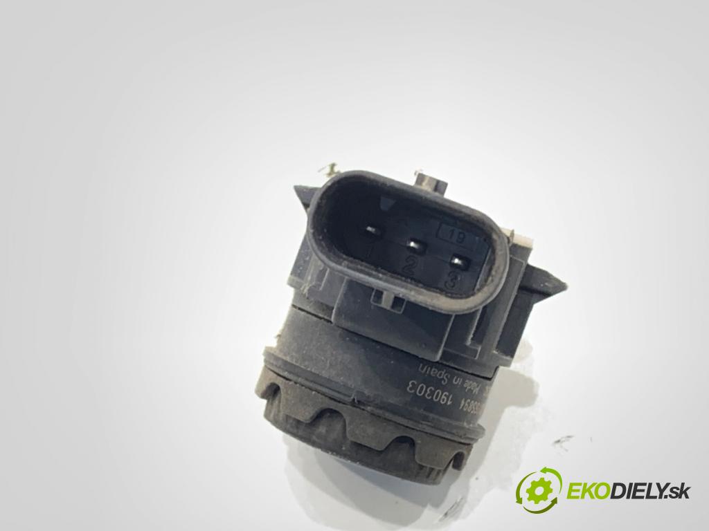 VOLVO V60 II Kombi 2019 140 kW D4 1969 Snímač PDC 39794526