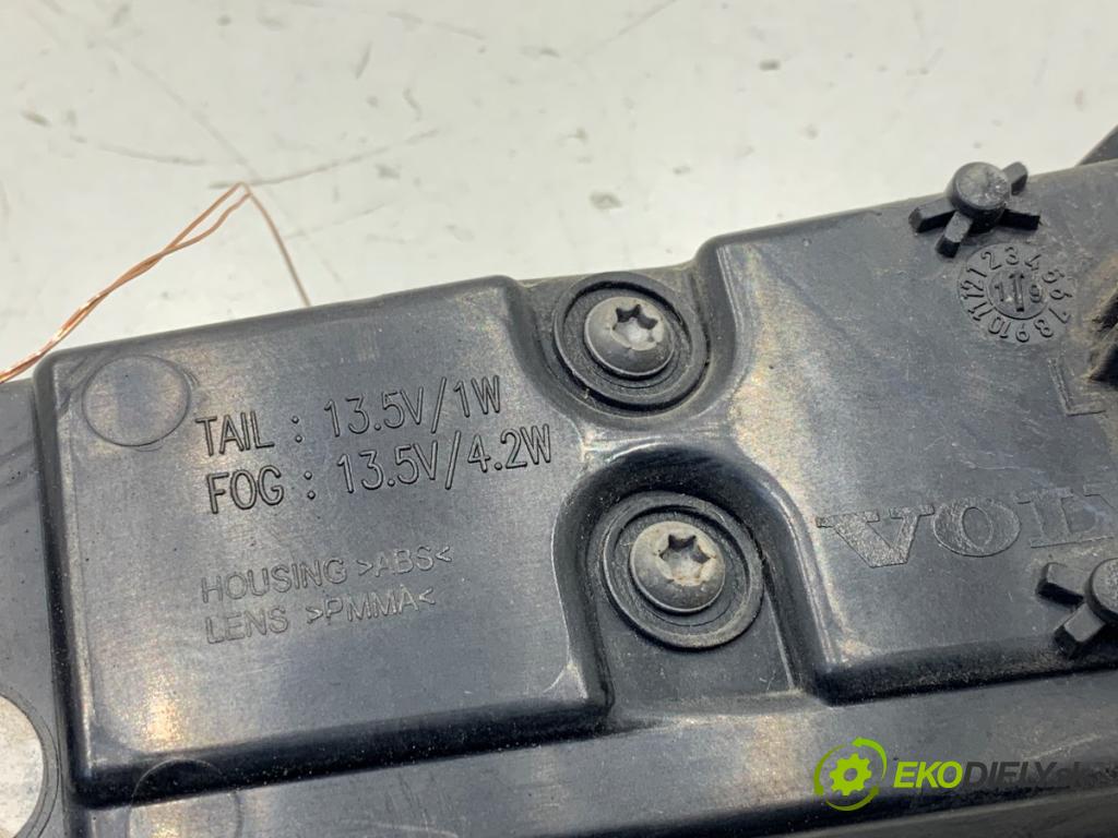 VOLVO V60 II Kombi 2019 140 kW D4 1969 světlo levý zadní část vnitřní 32228904