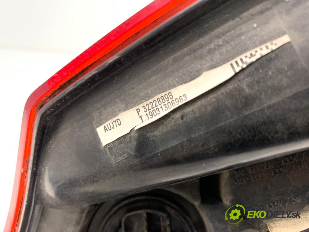 VOLVO V60 II Kombi 2019 140 kW D4 1969 Svetlo ľavy zad 32228898
