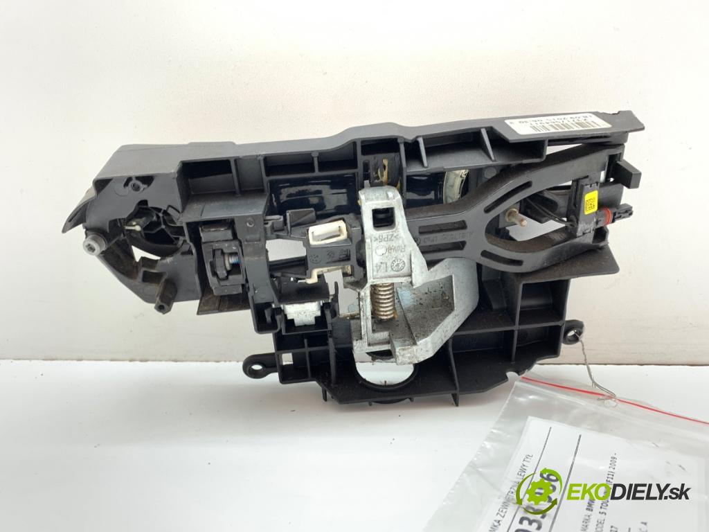 BMW F11 Kombi 2015 230 kW 535 d xDrive 2993 Kľučka vonkajšia ľavy zad 7175649