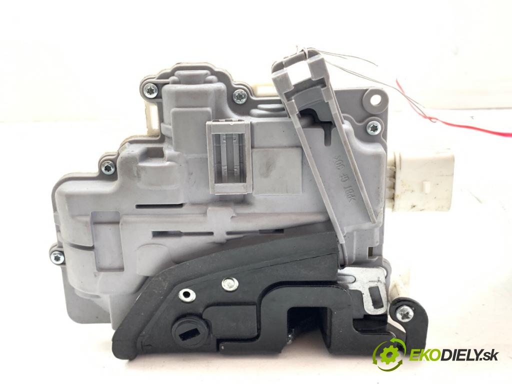 AUDI A4 B8 sedan 2008 118 kW 1.8 TFSI 1798 zámok dveře levý zadní část