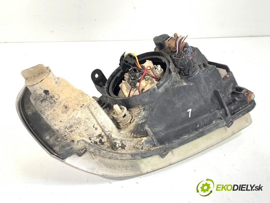 LAND ROVER FREELANDER I samochód terenowy zamknięty 2000 88 kW 1.8 i 16V 4x4 1796 Svetlomet ľavy predný