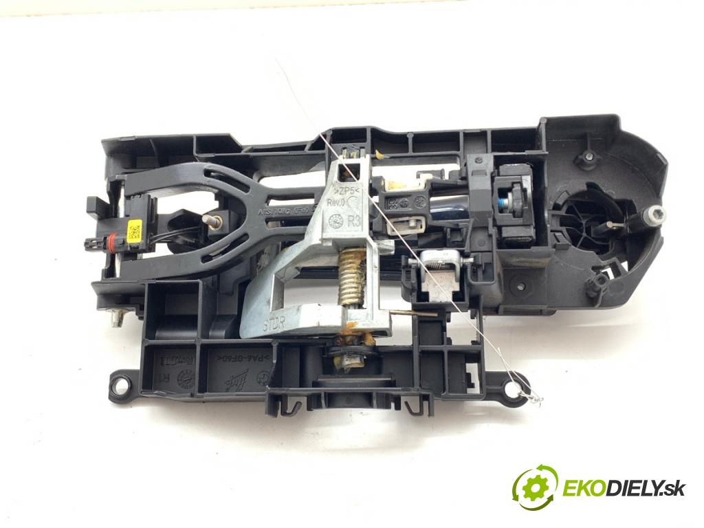 BMW F11 Kombi 2015 230 kW 535 d xDrive 2993 Kľučka vonkajšia pravy predný 7175650