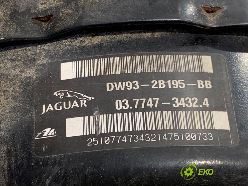 JAGUAR XJ sedan 2015 250 kW 3.0 SCV6 2995 posilovač bŕzd DW93-2B195-BB
