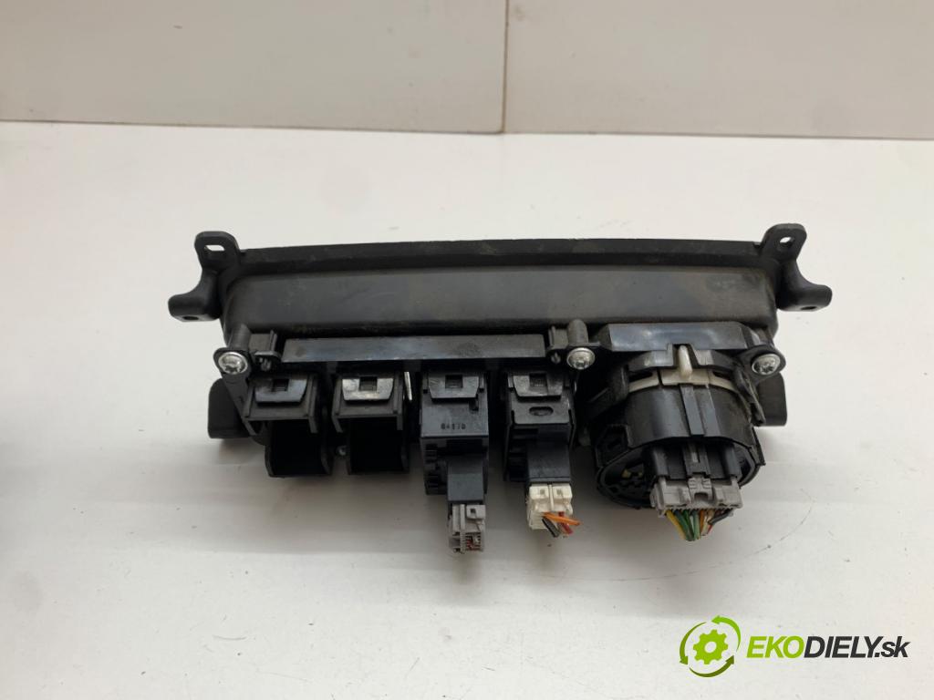 NISSAN PATHFINDER R51 SUV 2007 120 kW 2.5 dCi 4WD 2488 Prepínač POHONY: