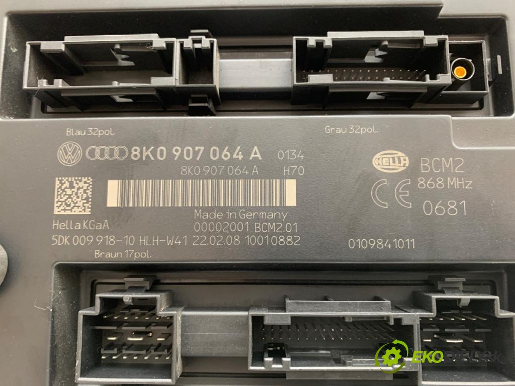 AUDI A4 B8 sedan 2008 118 kW 1.8 TFSI 1798 modul komfortu 8K0907064A (Komfortní modul)