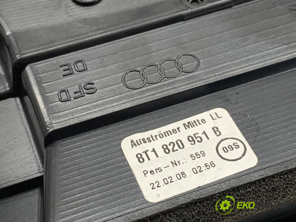 AUDI A4 B8 sedan 2008 118 kW 1.8 TFSI 1798 mří topení přední část 8T1820951B