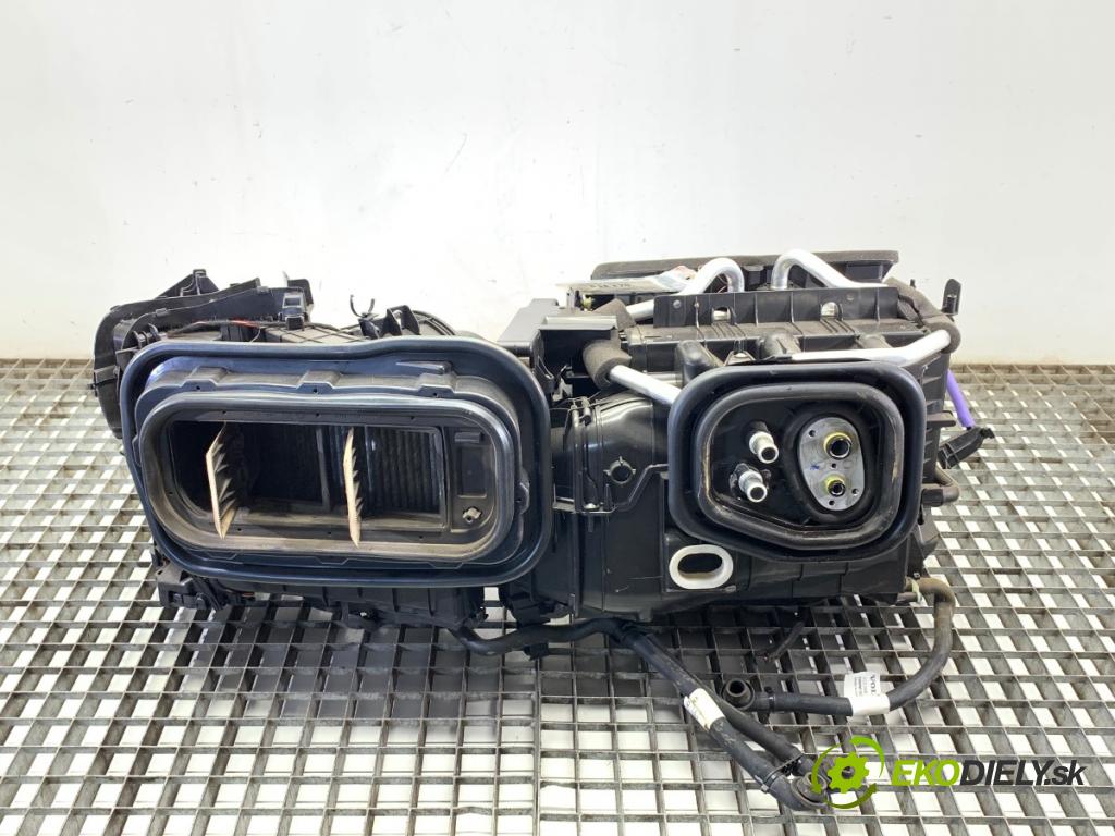 VOLVO V60 II Kombi 2019 140 kW D4 1969 Výhrevné teleso, radiátor kúrenia KOMBAJN P32226265