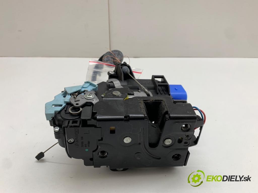 VW TOURAN nadwozie wielkoprzestrzenne (MPV) 2015 130 kW 2.0 TDI 1968 zámok Dvere ľavy predný 3D1837015AS