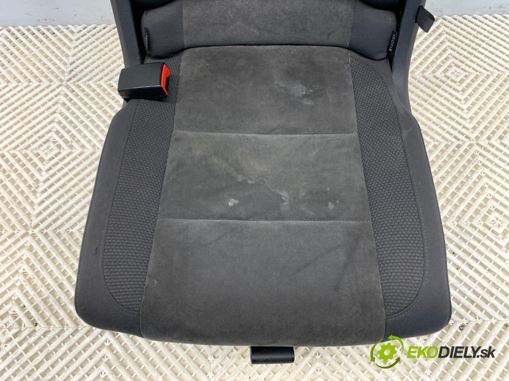 VW TOURAN nadwozie wielkoprzestrzenne (MPV) 2015 130 kW 2.0 TDI 1968 sedadlo zadní část levý