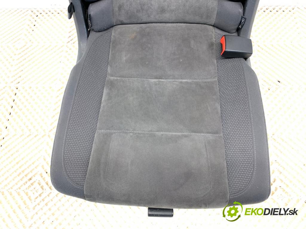 VW TOURAN nadwozie wielkoprzestrzenne (MPV) 2015 130 kW 2.0 TDI 1968 sedadlo zadní část pravý