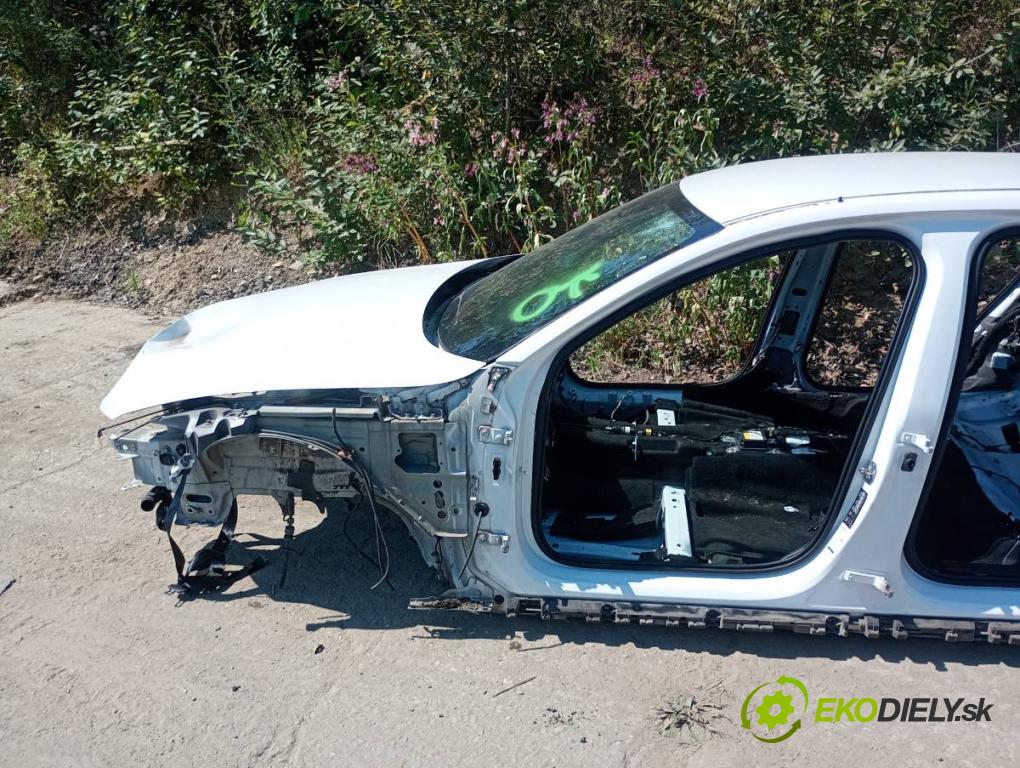 VOLVO V60 II Kombi 2019 140 kW D4 1969 karoséria ČTVRŤÁK: Blatník prah strecha PODŁUŻNICA