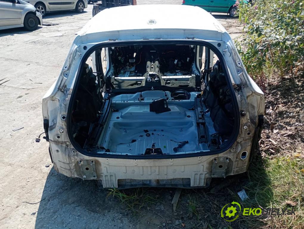 VOLVO V60 II Kombi 2019 140 kW D4 1969 karoséria ČTVRŤÁK: Blatník prah strecha PODŁUŻNICA
