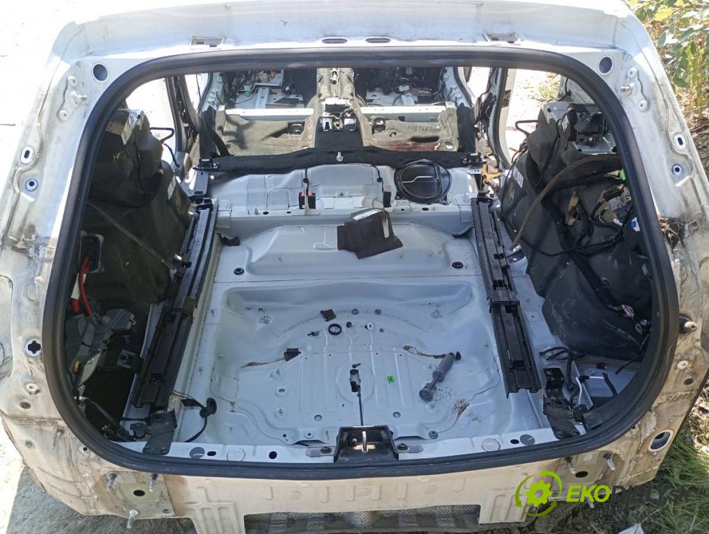VOLVO V60 II Kombi 2019 140 kW D4 1969 karoséria ČTVRŤÁK: Blatník prah strecha PODŁUŻNICA