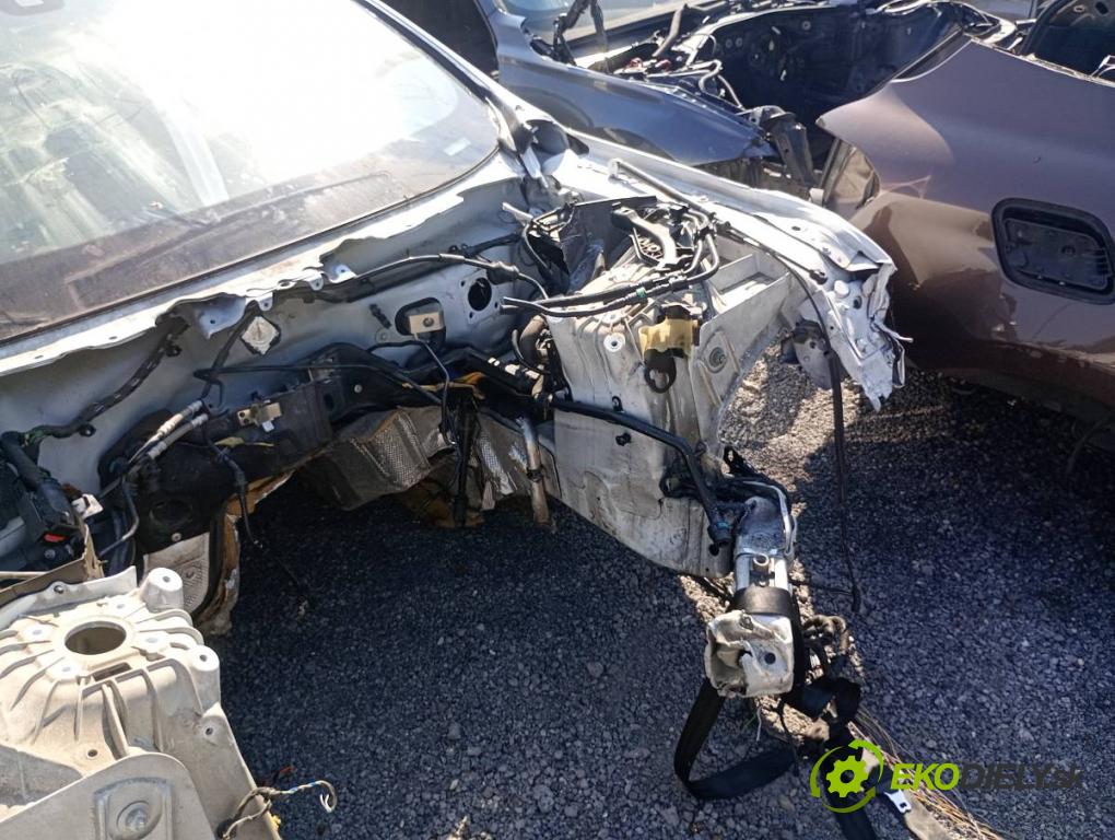 JAGUAR XJ sedan 2015 250 kW 3.0 SCV6 2995 karoséria ČTVRŤÁK: Blatník prah strecha PODŁUŻNICA