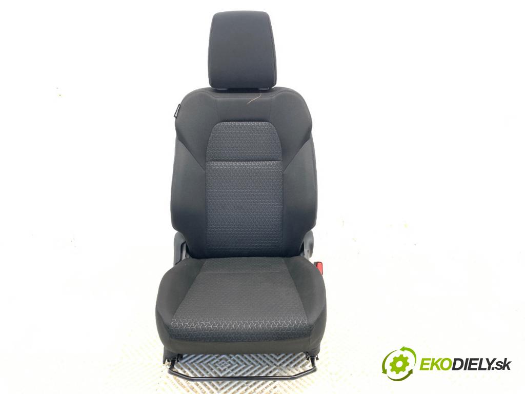 SUZUKI SWIFT V liftback 2023 61 kW 1.2 1197 Sedadlo pravy predný 