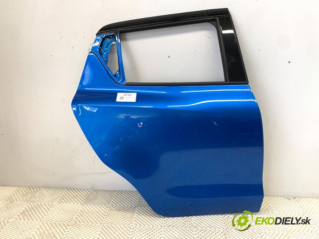 SUZUKI SWIFT V liftback 2023 61 kW 1.2 1197 Dvere pravy zad 