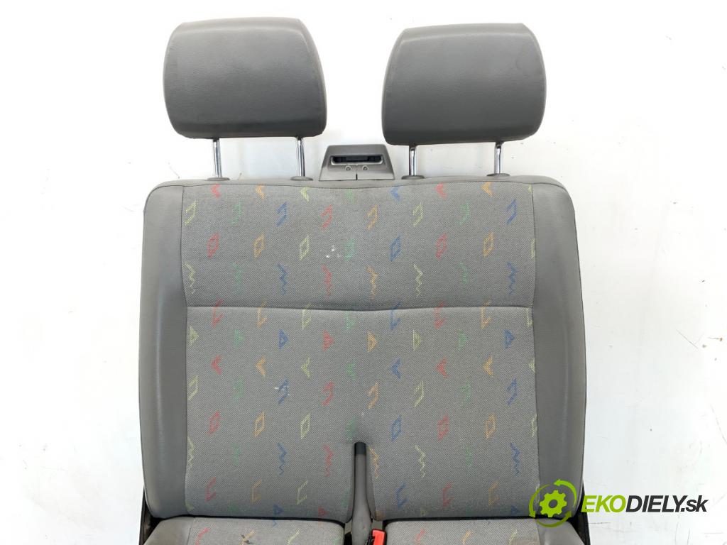 VW TRANSPORTER T5 Autobus 2009 96 kW 2.5 TDI 2461 Sedadlo pravy predný DVOJNÁSOBEK: