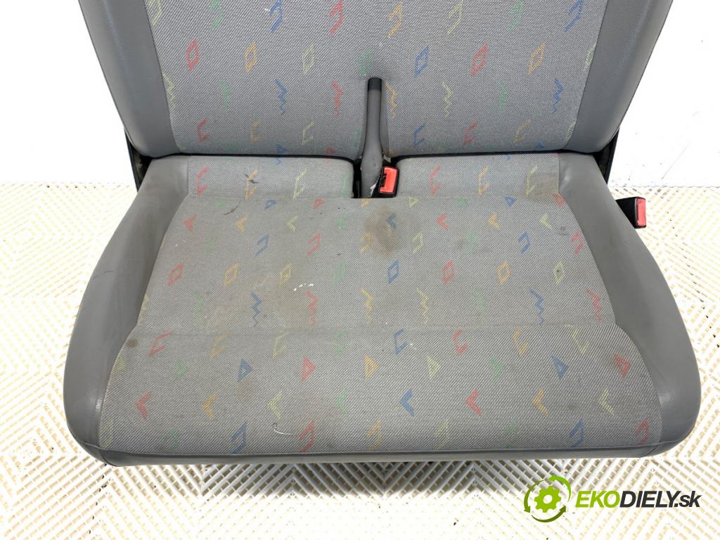VW TRANSPORTER T5 Autobus 2009 96 kW 2.5 TDI 2461 Sedadlo pravy predný DVOJNÁSOBEK: